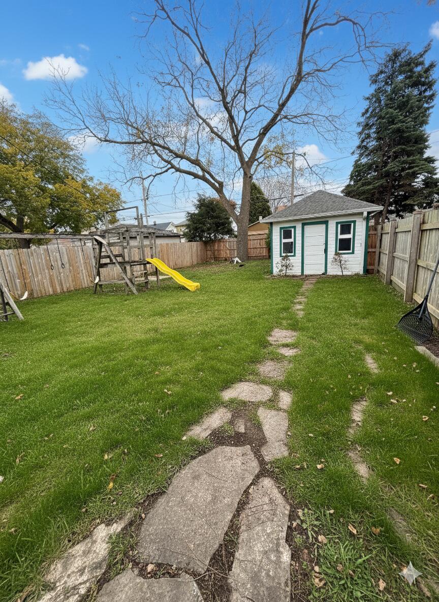 1629 West Boulevard Racine, WI 53405 - Photo 20 of 23 Backyard