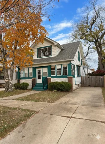 $220,000 | 1629 West Boulevard, Racine, WI 53405