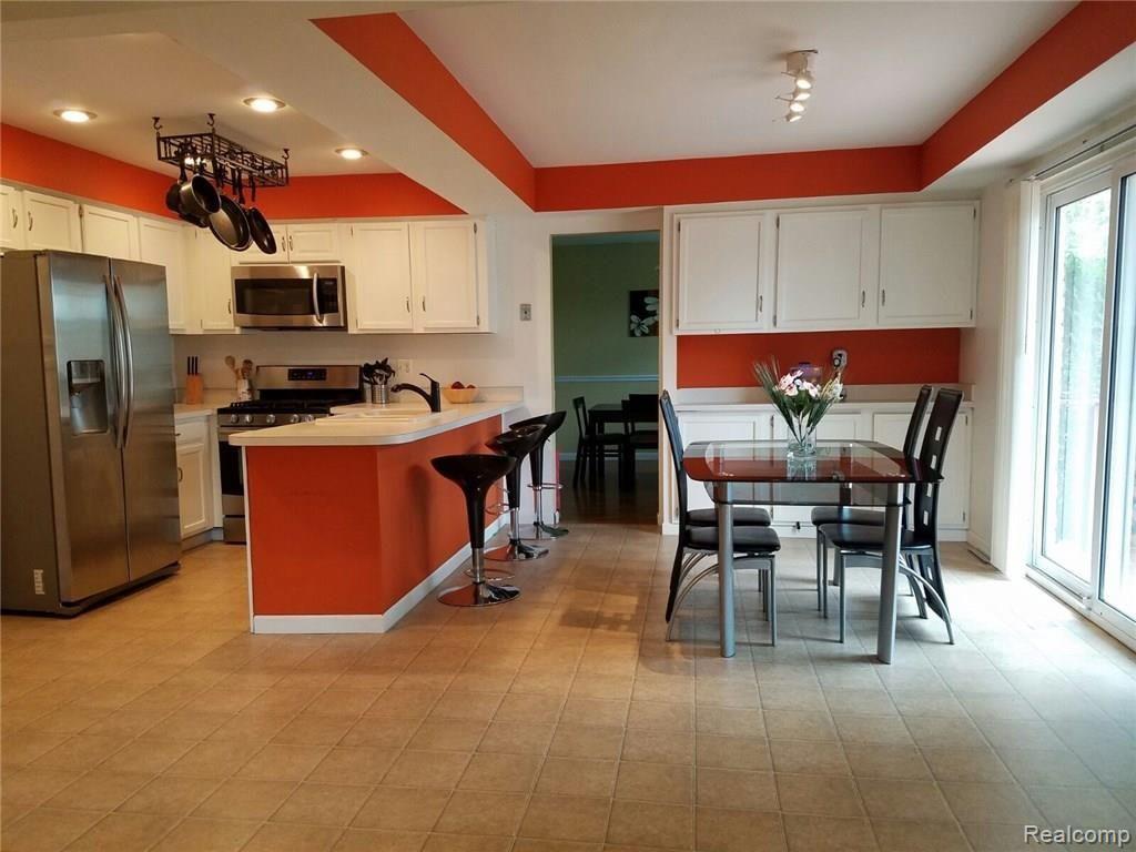 2833 Sandhurst Rochester Hills, MI 48307 - Photo 22 of 61