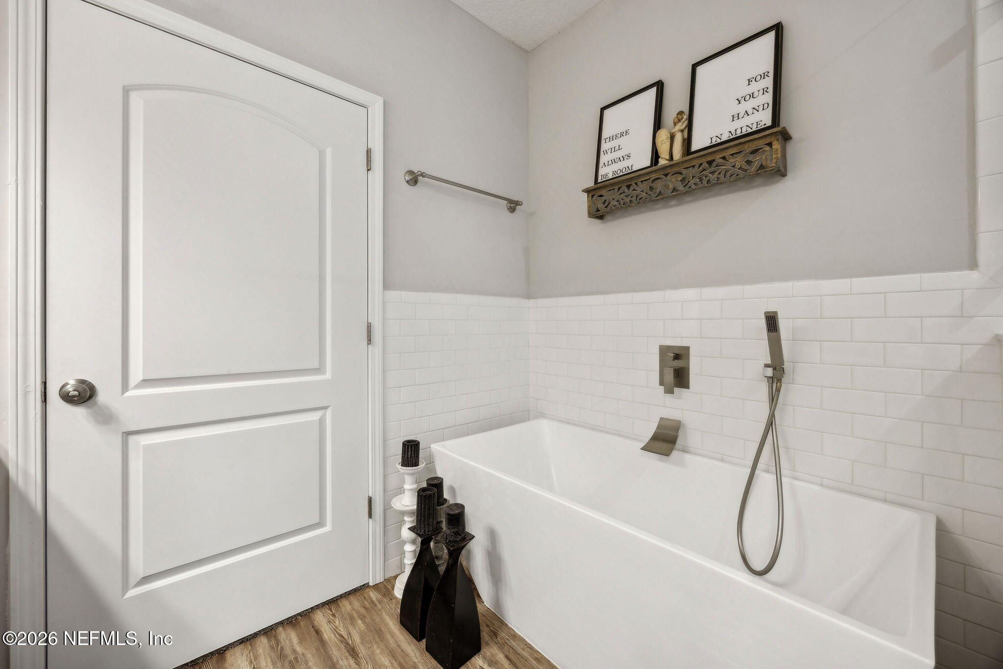 96718 Blackrock Road Yulee, FL 32097 - Photo 34 of 54 a bathroom with a bathtub