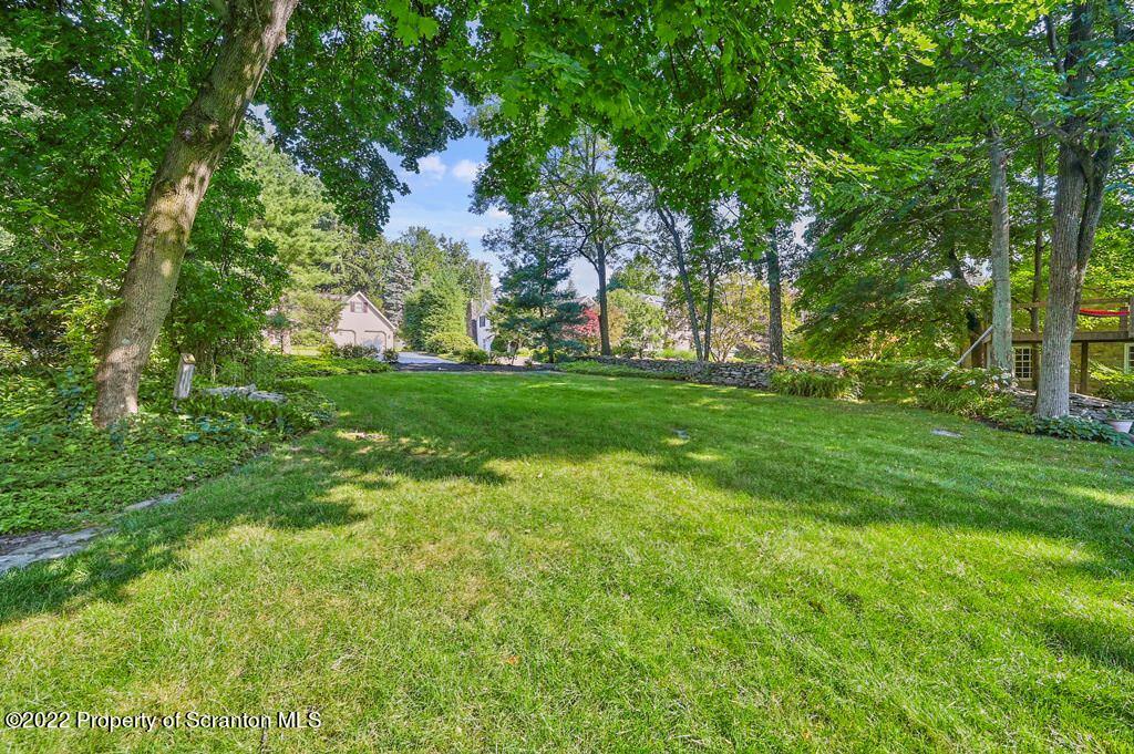 1301 Oakmont Road Clarks Summit, PA 18411 - Photo 4 of 50 1301 Oakmont Rd 04