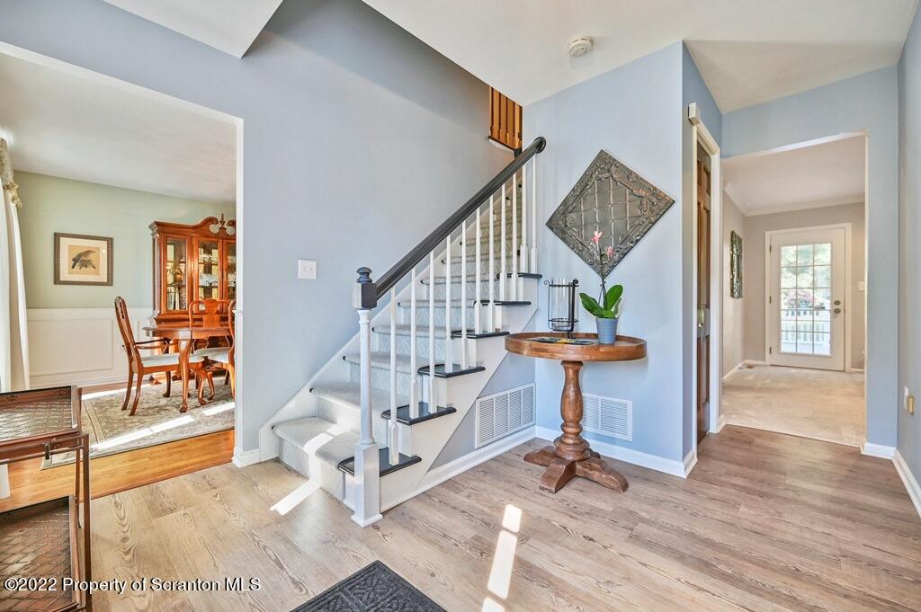 1301 Oakmont Road Clarks Summit, PA 18411 - Photo 6 of 50 1301 Oakmont Rd 06