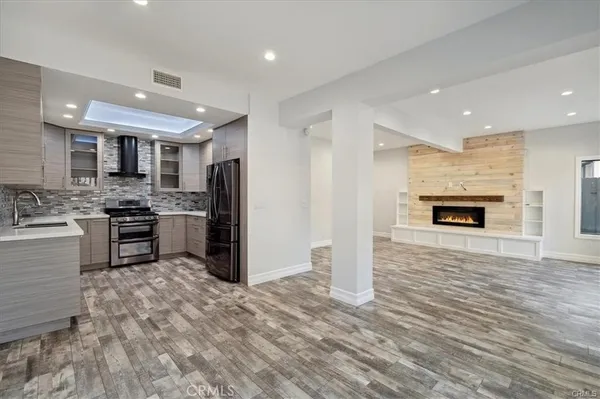 $4,150 | 10831 Roycroft Street, Unit 72, Sun Valley, CA 91352
