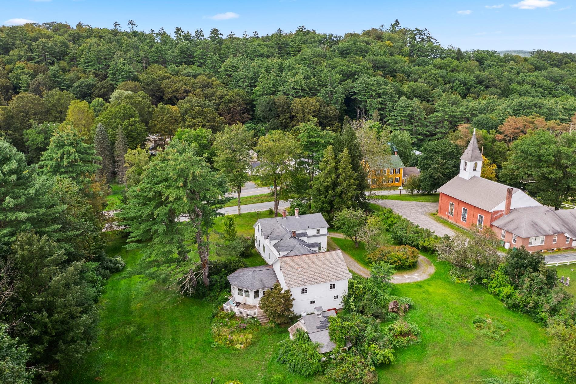 8 Station Road Hartland, VT 05048 - Photo 2 of 37