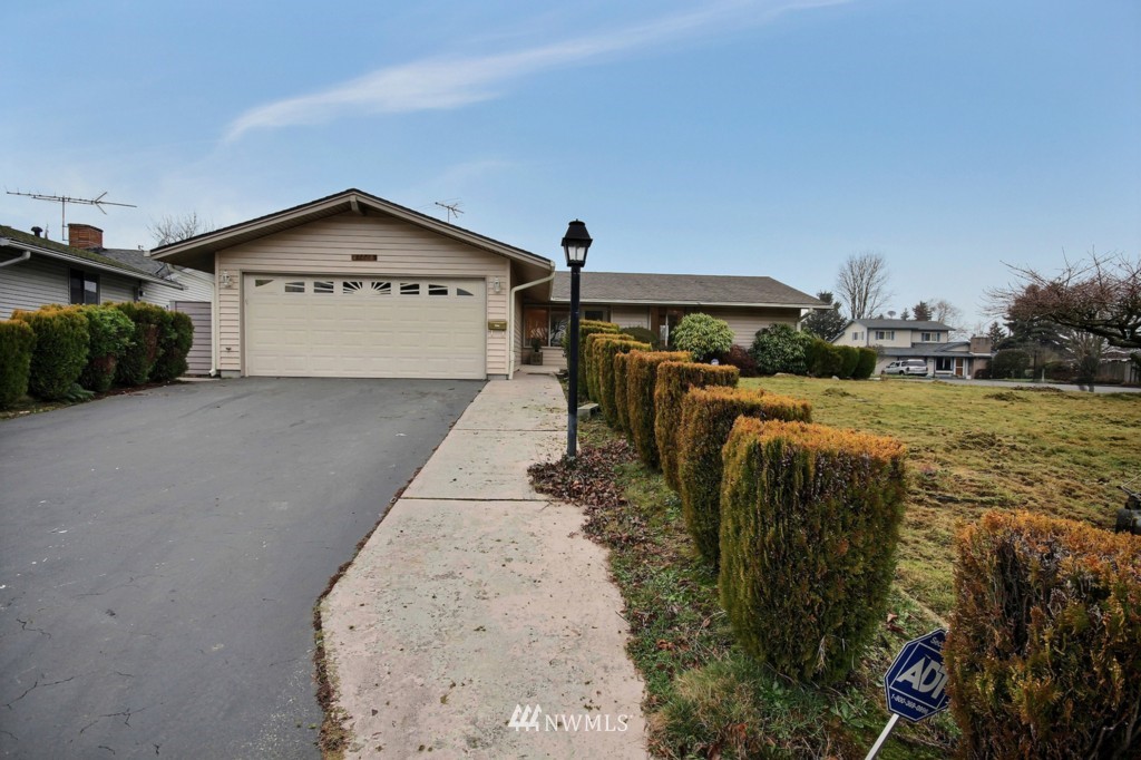 17725 113th Place Southeast Renton, WA 98055 - Photo 1 of 16 Gallery Image 1
