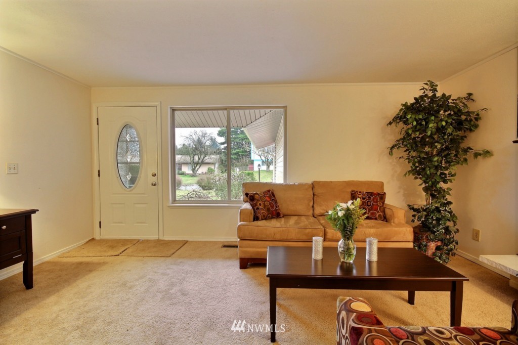 17725 113th Place Southeast Renton, WA 98055 - Photo 2 of 16 Gallery Image 2