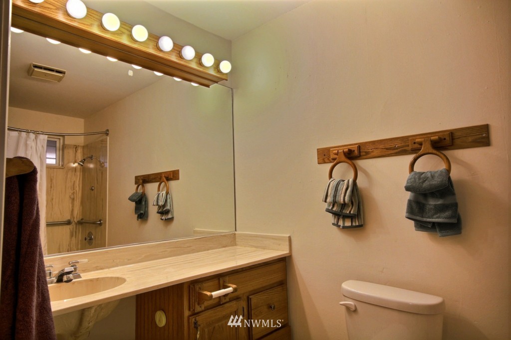 17725 113th Place Southeast Renton, WA 98055 - Photo 13 of 16 Gallery Image 13