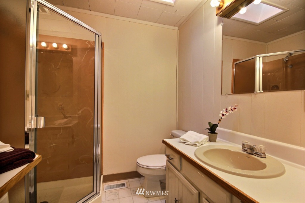 17725 113th Place Southeast Renton, WA 98055 - Photo 14 of 16 Gallery Image 14