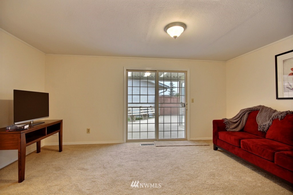 17725 113th Place Southeast Renton, WA 98055 - Photo 4 of 16 Gallery Image 4