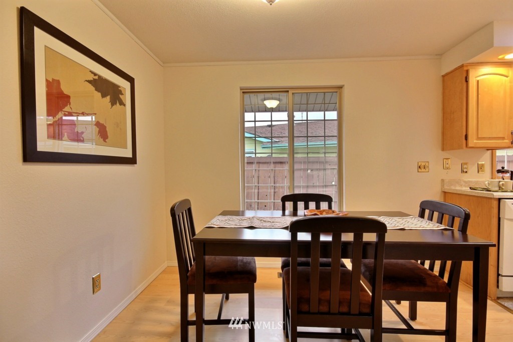 17725 113th Place Southeast Renton, WA 98055 - Photo 9 of 16 Gallery Image 9