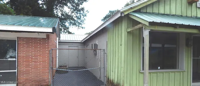 $60,000 | 395 East Van Dorn Avenue, Holly Springs, MS 38635