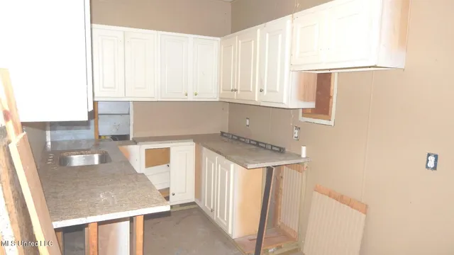 $60,000 | 395 East Van Dorn Avenue, Holly Springs, MS 38635