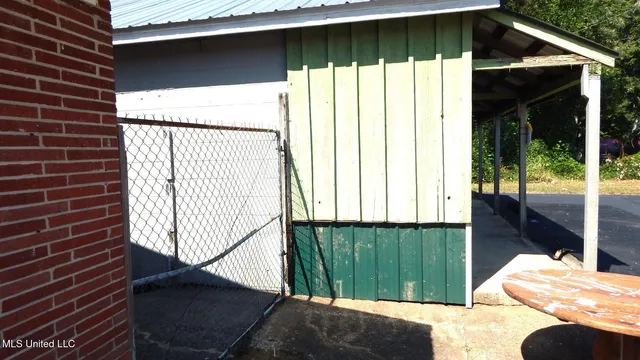 $60,000 | 395 East Van Dorn Avenue, Holly Springs, MS 38635