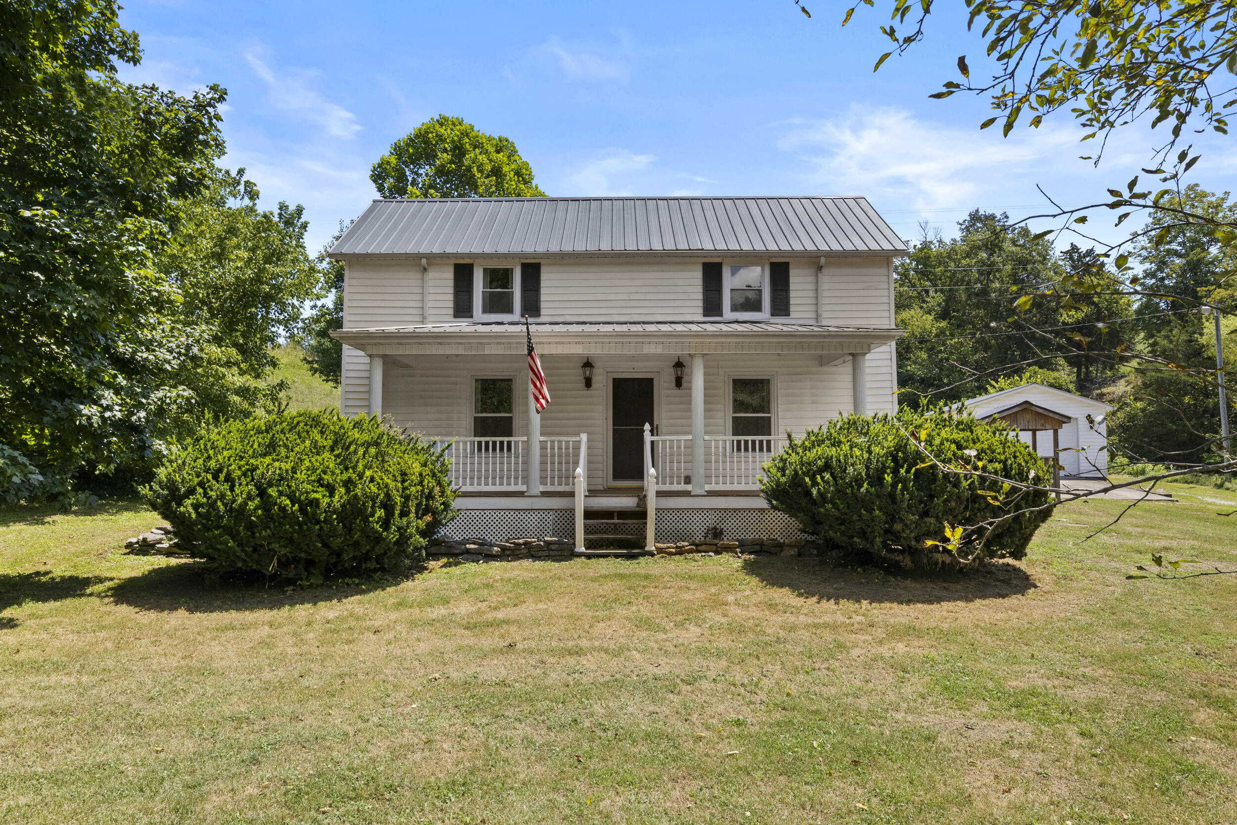 1875 White Oak Road Owingsville, KY 40360 - Photo 3 of 51 4_img_1652