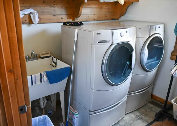 $925,000 | 76 County Road, Maybell, CO 81640