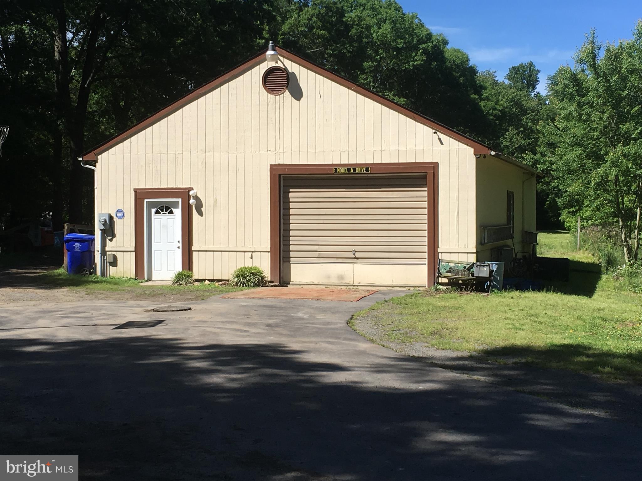 Garage/Shed/Work Shop