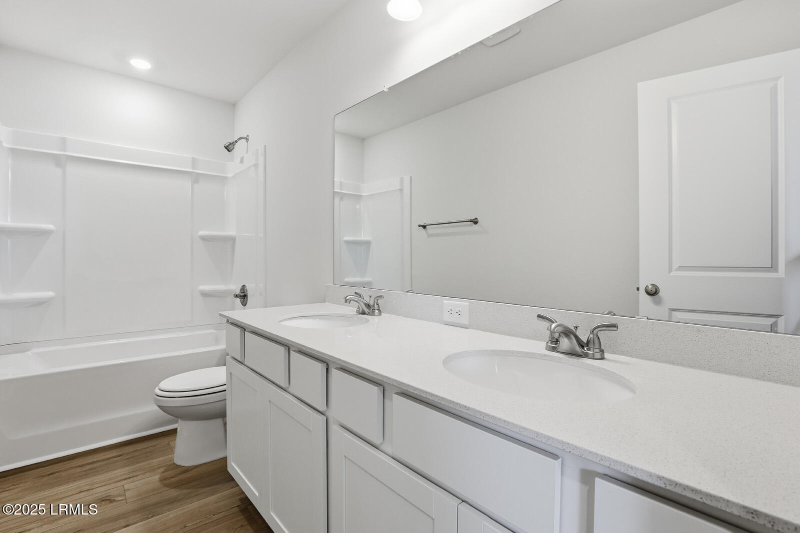 22 Concourse Drive Ridgeland, SC 29936 - Photo 23 of 31 secondary bathroom