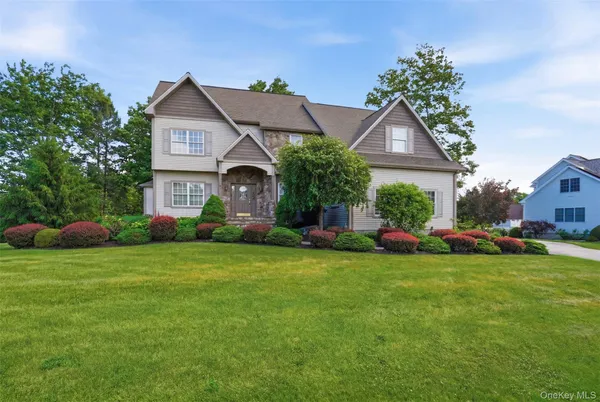 $1,100,000 | 5 Albertanna Court, Hopewell Junction, NY 12533