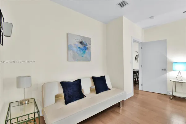 $3,200 | 821 Meridian Avenue, Unit 9, Miami Beach, FL 33139