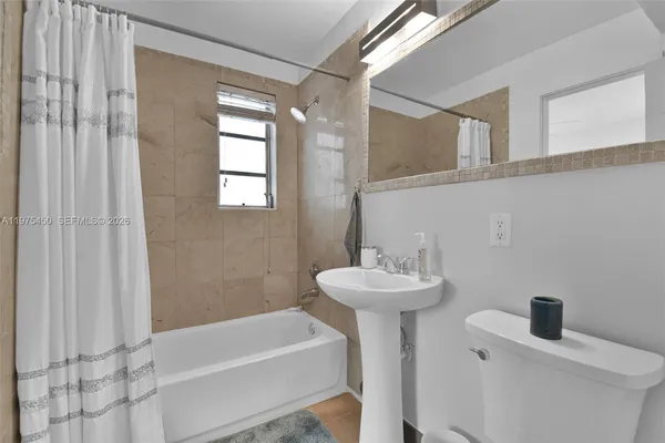 $3,200 | 821 Meridian Avenue, Unit 9, Miami Beach, FL 33139