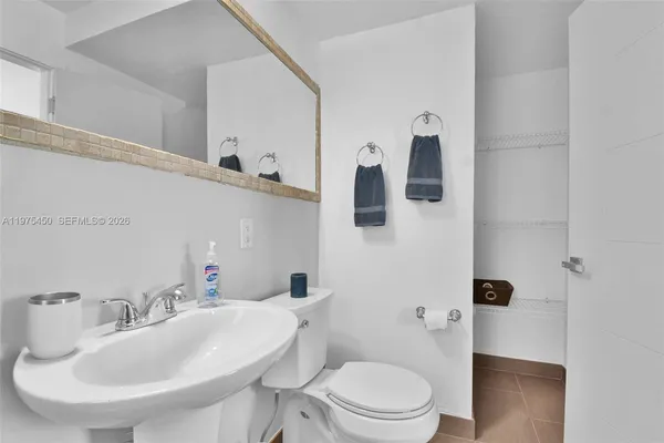 $3,200 | 821 Meridian Avenue, Unit 9, Miami Beach, FL 33139