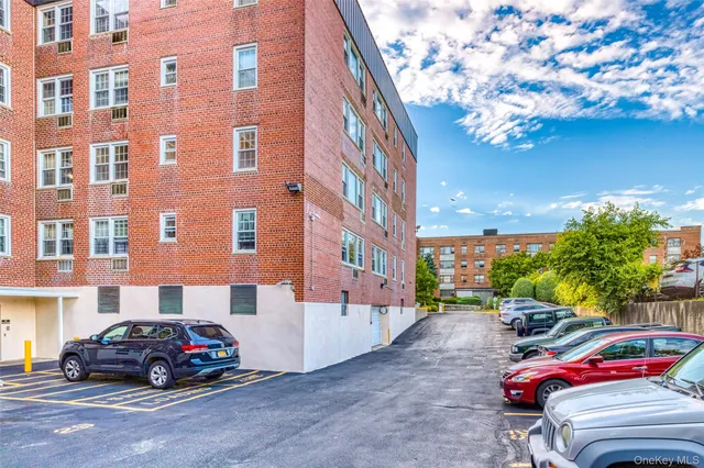 $279,999 | 70 North Grove Street, Unit 1N, Freeport, NY 11520