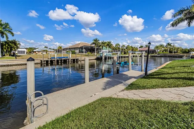 $900,000 | 400 Gun Cay Lane, Punta Gorda, FL 33950