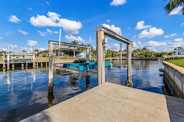$900,000 | 400 Gun Cay Lane, Punta Gorda, FL 33950