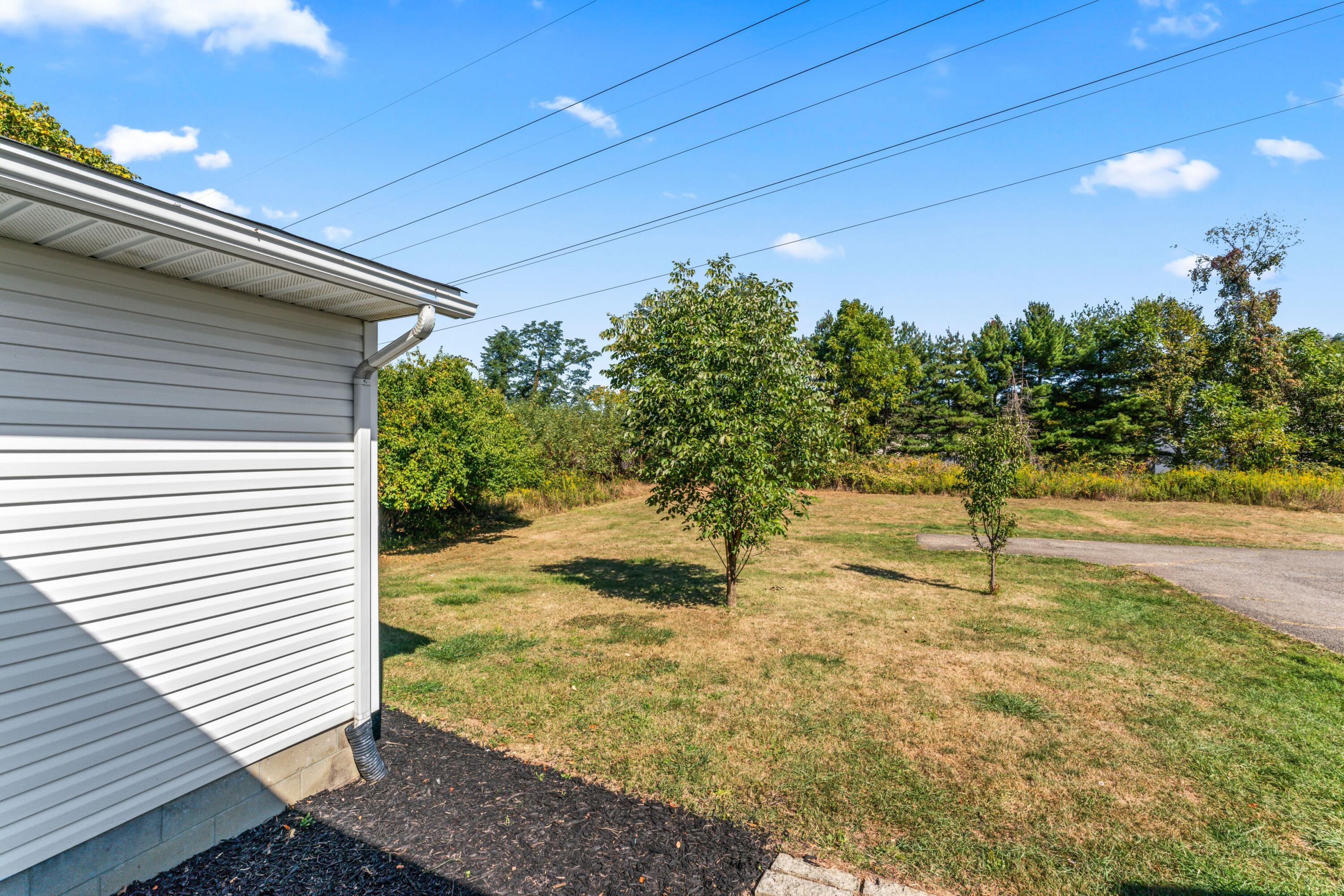 443 South Waggoner Road Reynoldsburg, OH 43068 - Photo 25 of 42 SIDE VIEW
