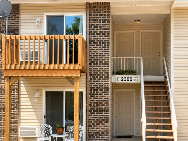 $1,800 | 2300 Light Road, Unit 201, Oswego, IL 60543