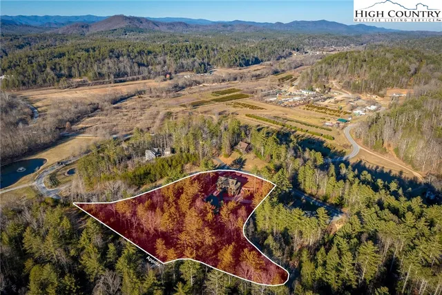 a view of a outdoor space