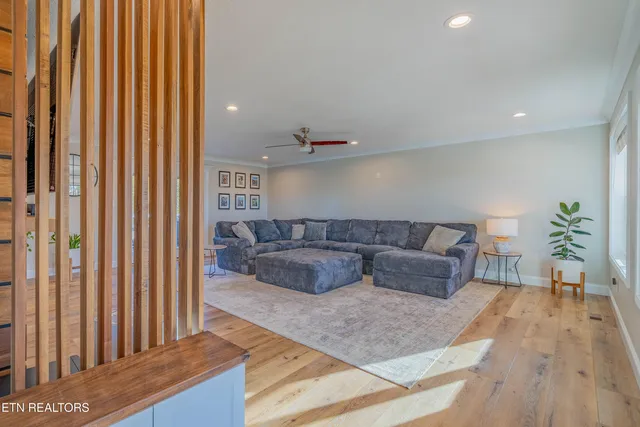 $615,000 | 400 Sunset Boulevard, Maynardville, TN 37807