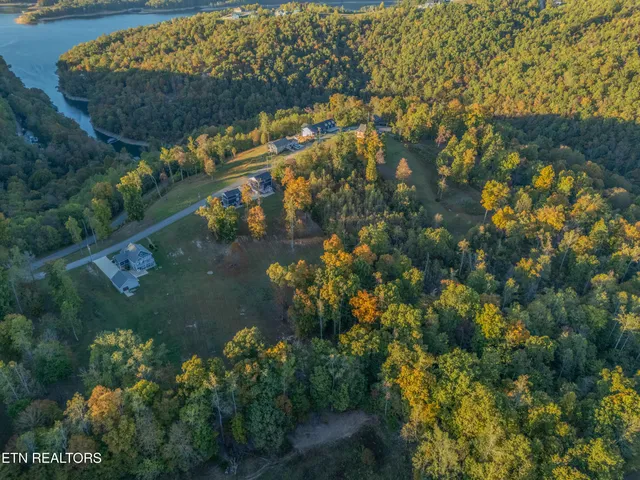 $615,000 | 400 Sunset Boulevard, Maynardville, TN 37807