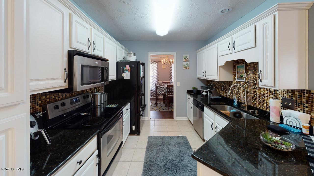 205 Target Lane Hubert, NC 28539 - Photo 8 of 47 205-Target-Kitchen