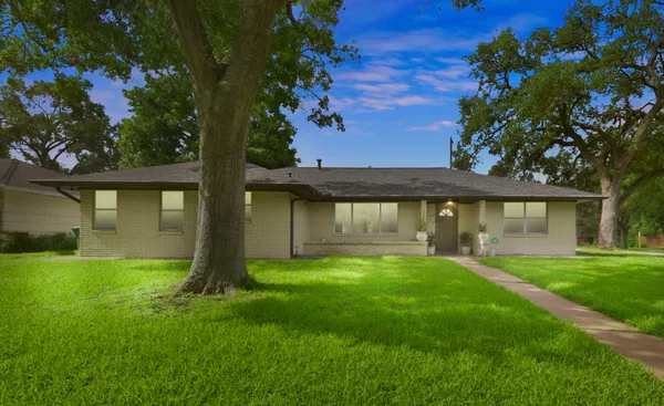 $2,750 | 3123 Deal Street, Houston, TX 77025