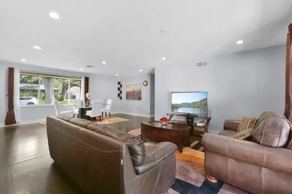 $2,750 | 3123 Deal Street, Houston, TX 77025