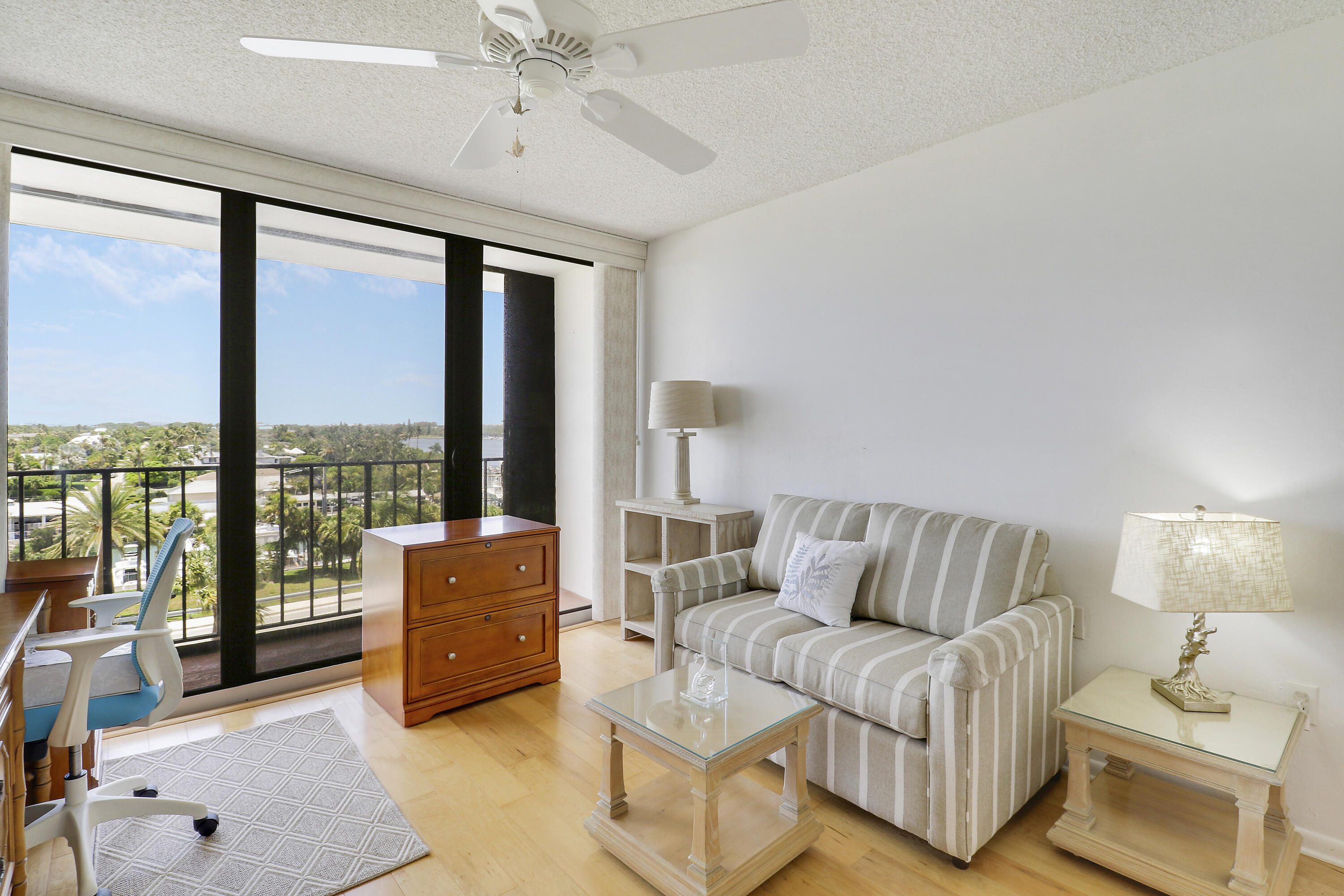 225 South Beach Road, Unit 605 Jupiter, FL 33469 - Photo 6 of 51 DECLUTTER-2