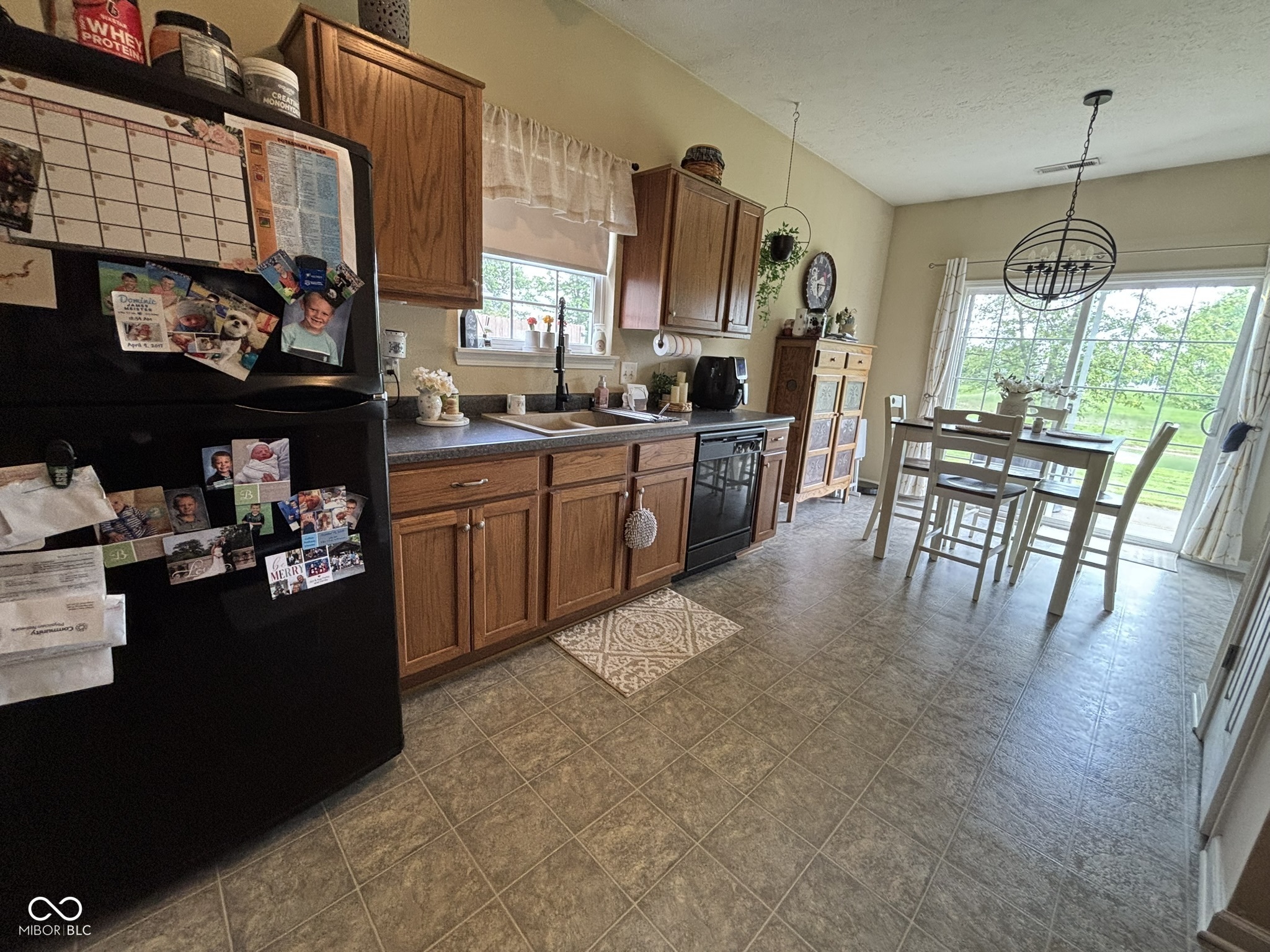 160 Rambling Road Greenfield, IN 46140 - Photo 8 of 23