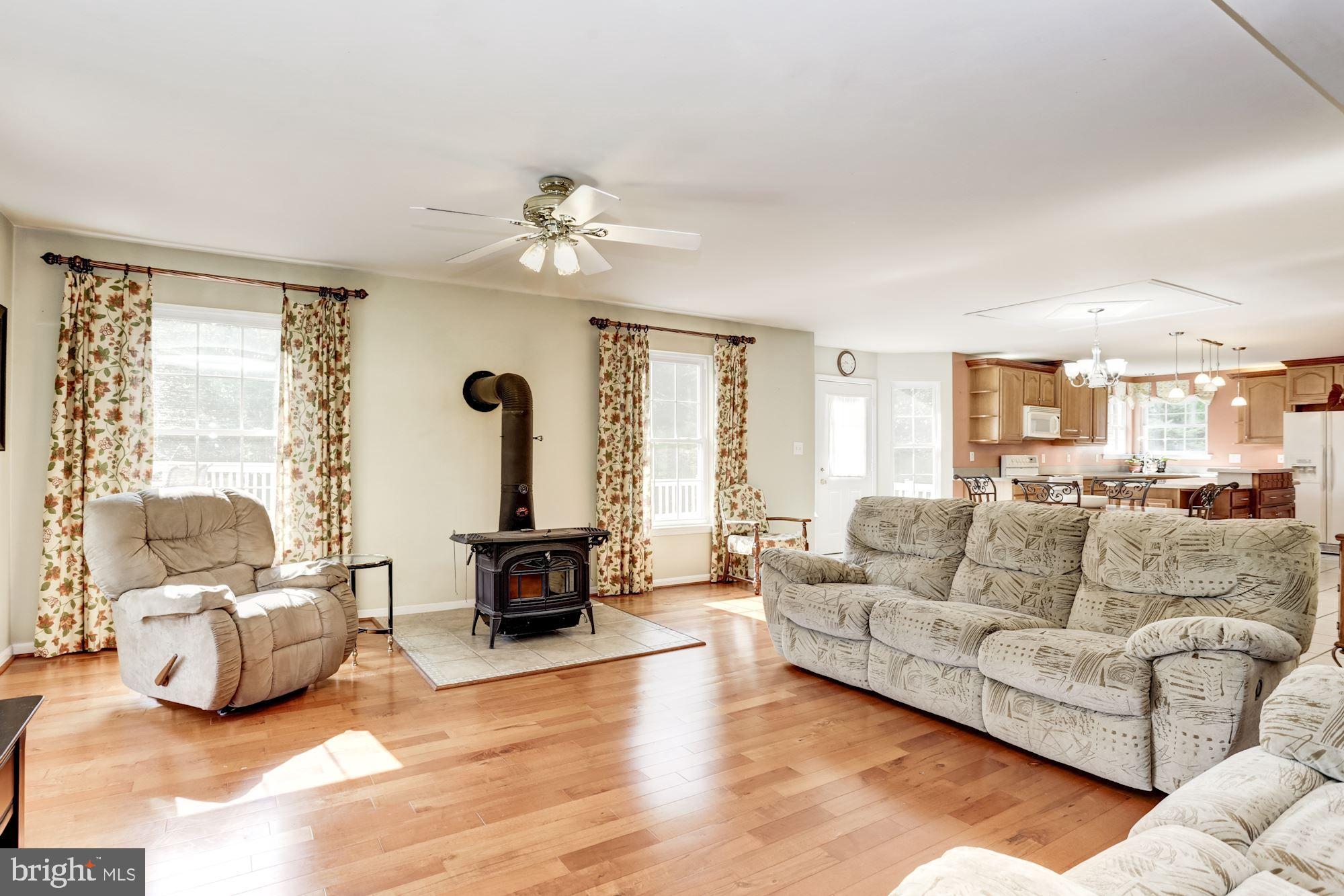 3929 Harrisville Road Mount Airy, MD 21771 - Photo 7 of 47 Great room