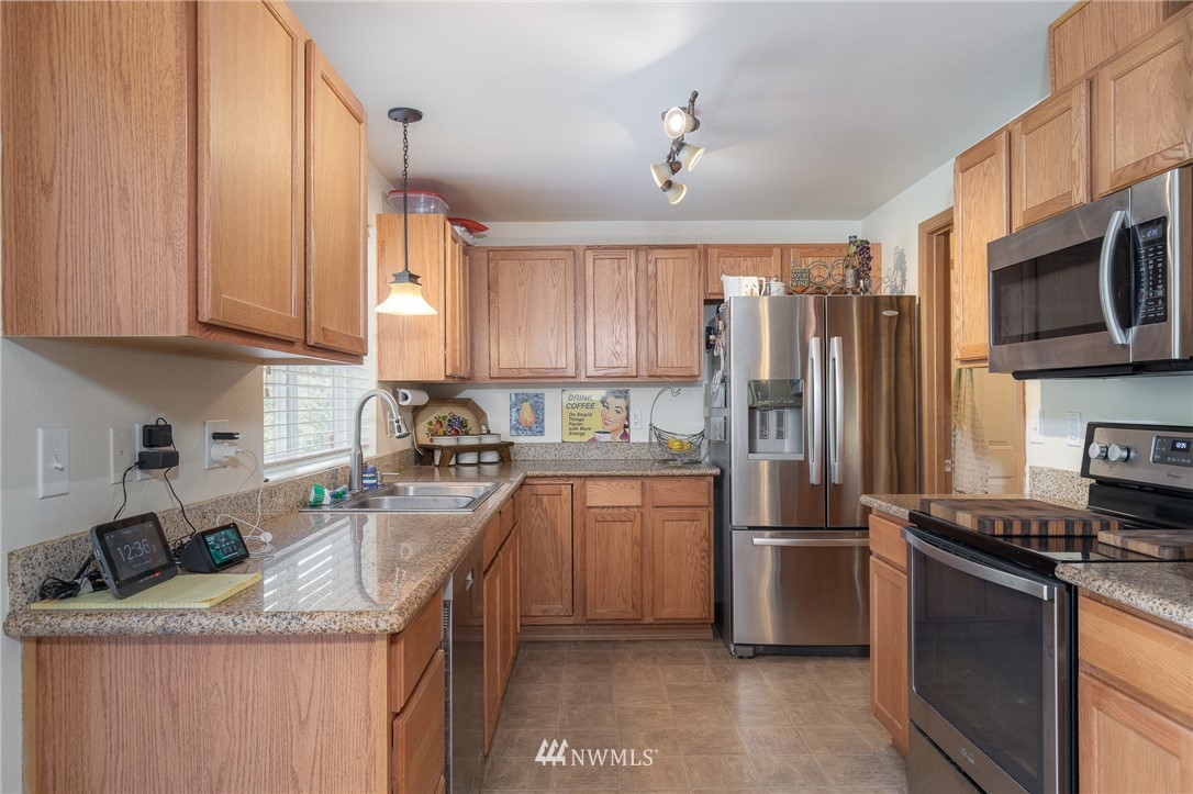 168 Kirkland Road Longview, WA 98632 - Photo 9 of 16 Gallery Image 9