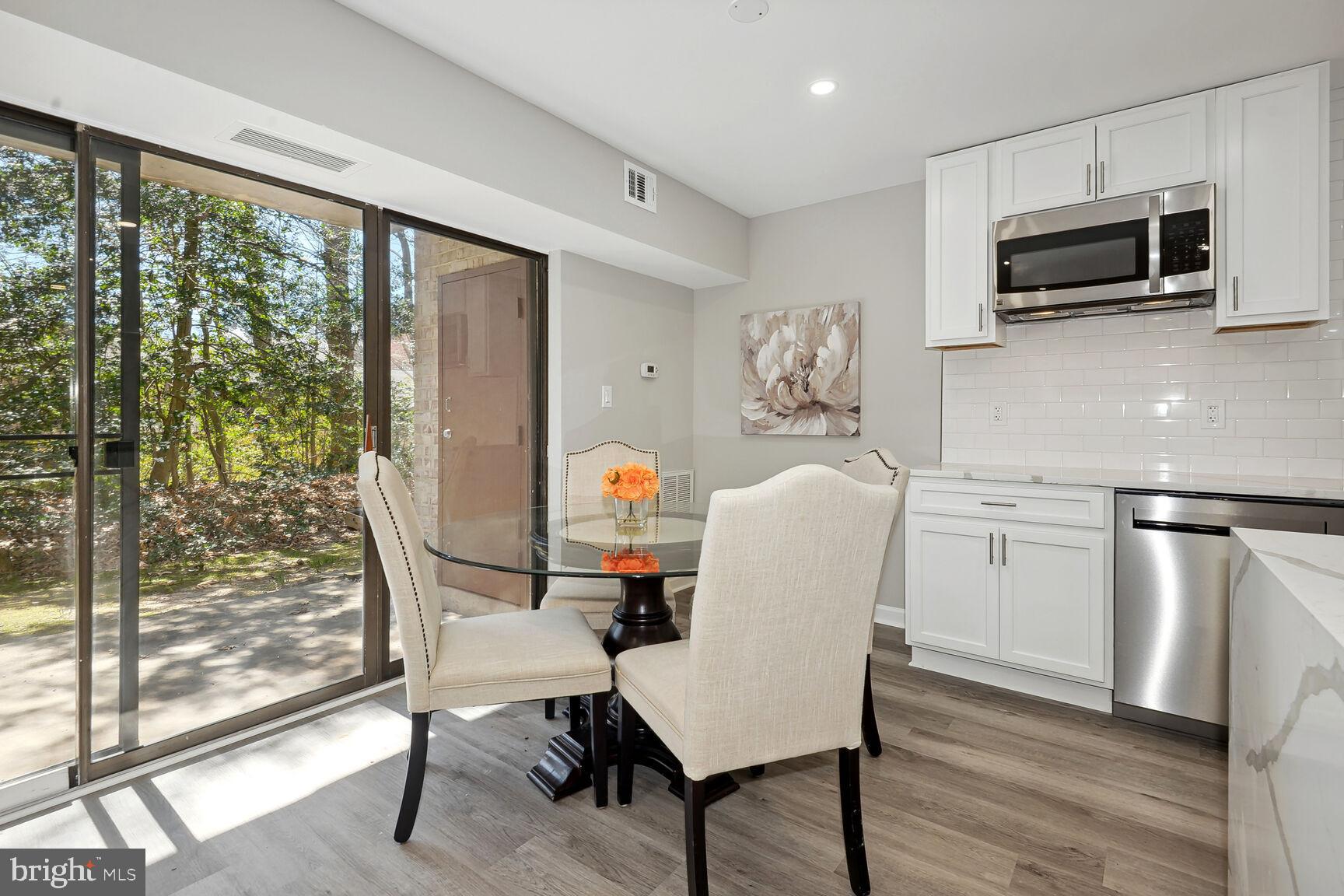 2218 Castle Rock Square, Unit 1B Reston, VA 20191 - Photo 6 of 19 Gallery Image 6