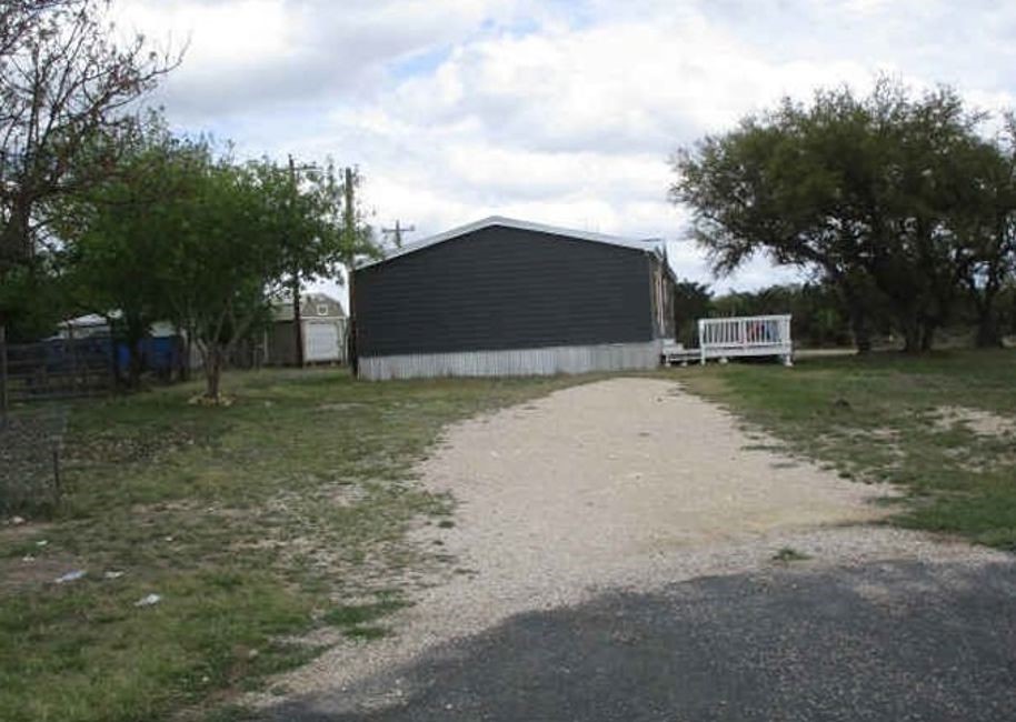 105 Oakridge Road Center Point, TX 78010 - Photo 4 of 5 Gallery Image 4