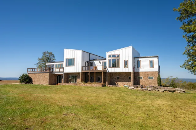 $1,100,000 | 99 Raven Crest Trail West, Graysville, TN 37338