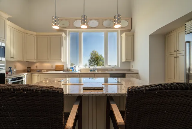 $1,100,000 | 99 Raven Crest Trail West, Graysville, TN 37338