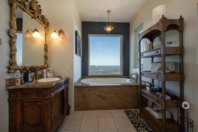 $1,100,000 | 99 Raven Crest Trail West, Graysville, TN 37338