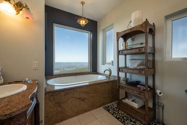 $1,100,000 | 99 Raven Crest Trail West, Graysville, TN 37338