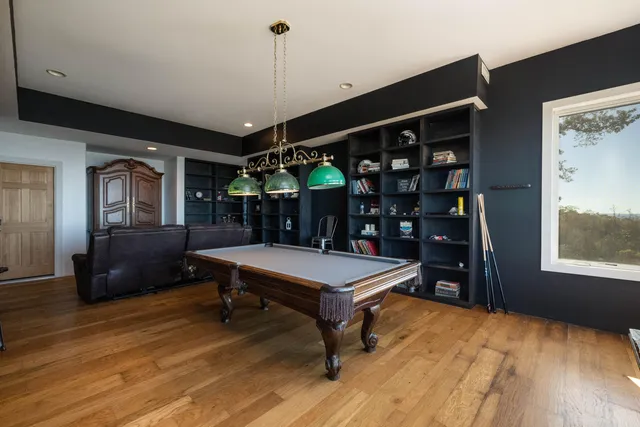 $1,100,000 | 99 Raven Crest Trail West, Graysville, TN 37338