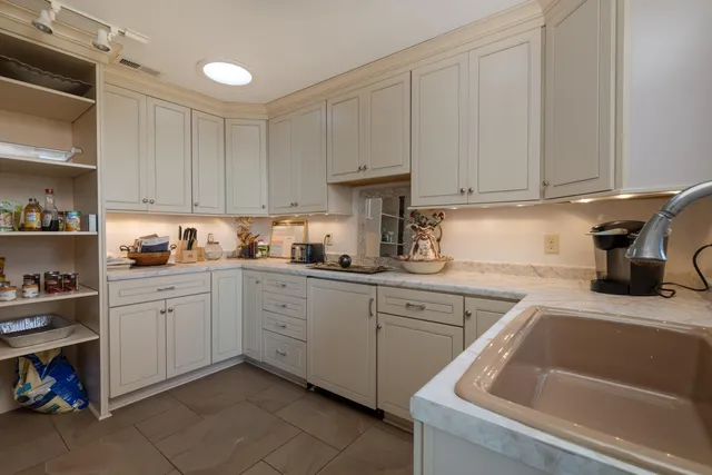 $1,100,000 | 99 Raven Crest Trail West, Graysville, TN 37338