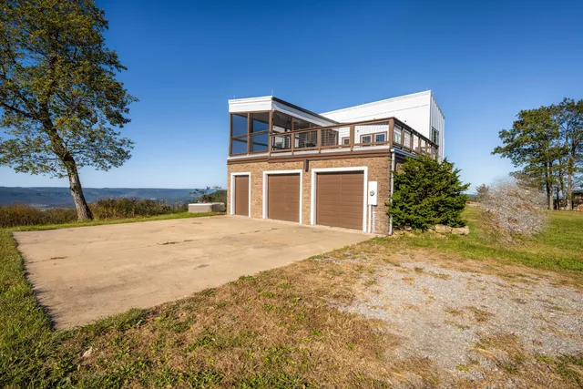 $1,100,000 | 99 Raven Crest Trail West, Graysville, TN 37338