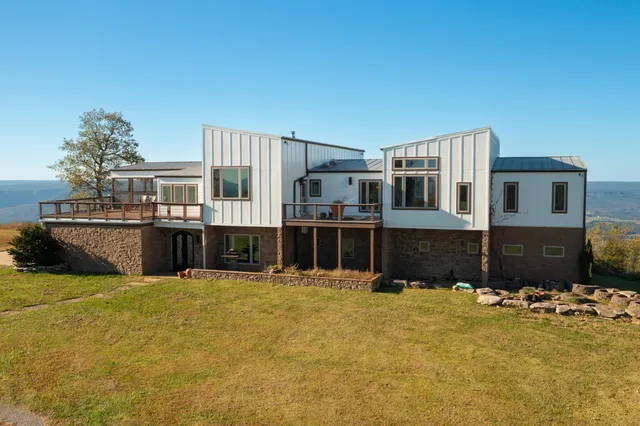 $1,100,000 | 99 Raven Crest Trail West, Graysville, TN 37338